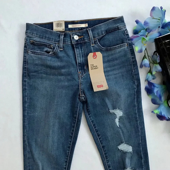 Levi's NWT 710 Super Skinny Distressed Jeans Women 4/27 - Picture 3 of 11